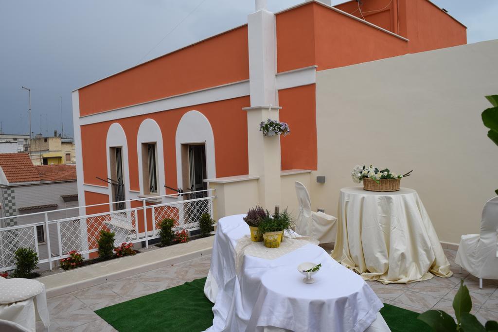 Domus Al Corso Con Servizio B&B Каноса ди Пулия Екстериор снимка