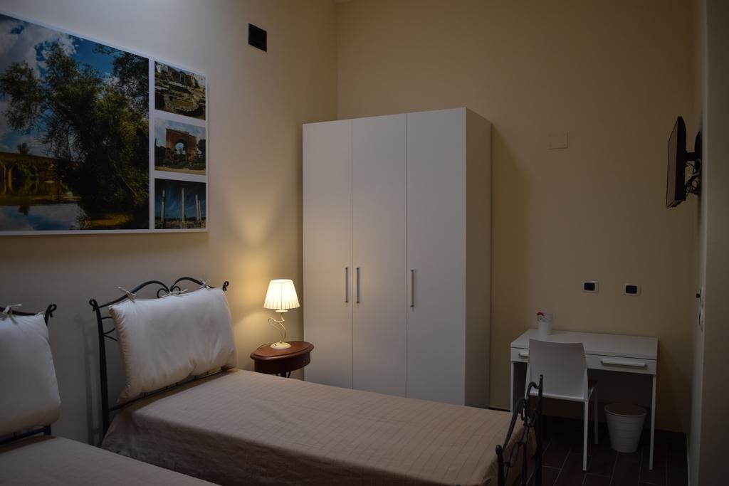 Domus Al Corso Con Servizio B&B Каноса ди Пулия Стая снимка