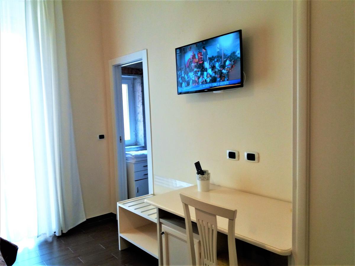 Domus Al Corso Con Servizio B&B Каноса ди Пулия Екстериор снимка