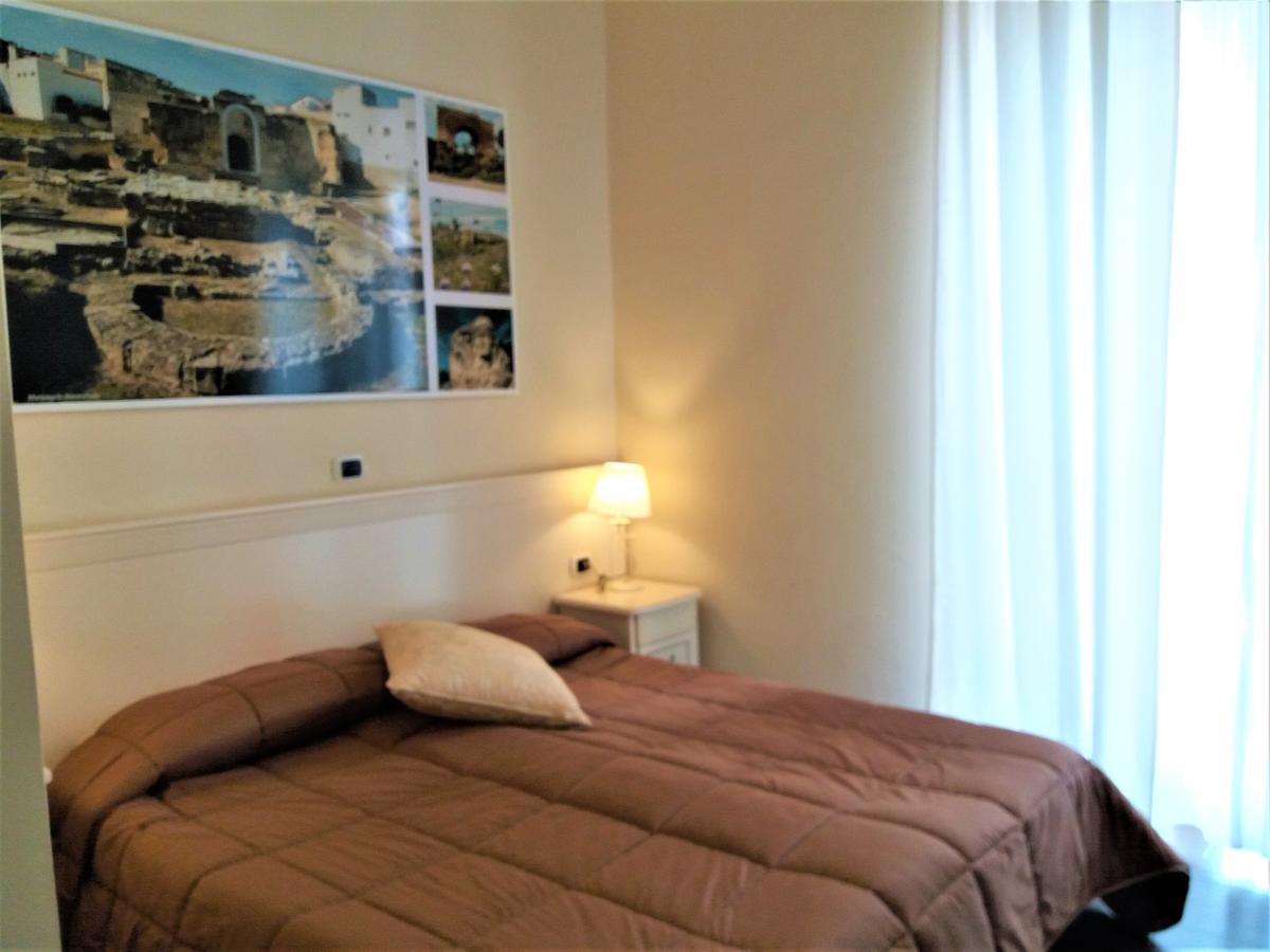 Domus Al Corso Con Servizio B&B Каноса ди Пулия Екстериор снимка