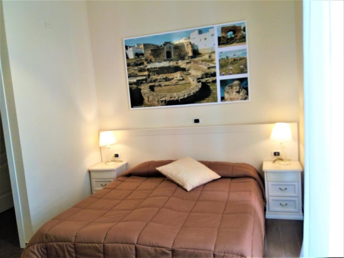 Domus Al Corso Con Servizio B&B Каноса ди Пулия Екстериор снимка